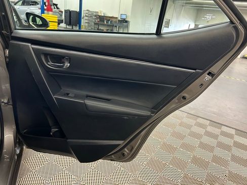 Used 2018 Toyota Corolla XLE w/ Carpet Mat Package (TMS) FWD image 13