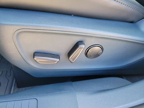 New 2026 Ford Maverick Lariat w/ Black Appearance Package image 18