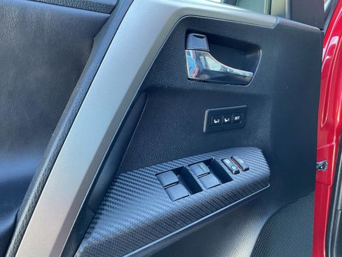 Used 2014 Toyota RAV4 Limited image 29