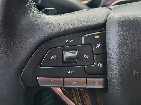 Used 2023 Cadillac Escalade Premium Luxury image 18