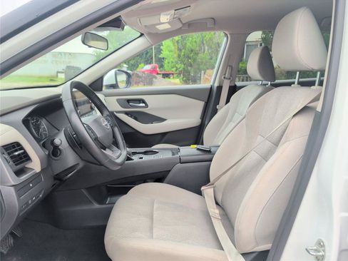 Used 2025 Nissan Rogue SV FWD image 16