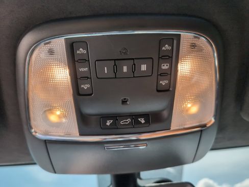 Used 2014 Jeep Grand Cherokee SRT8 w/ Luxury Group II AWD/4WD image 15