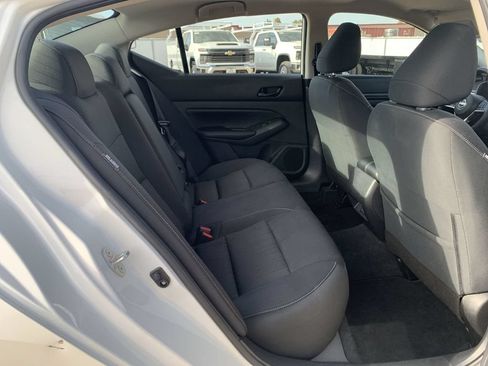 Used 2025 Nissan Altima 2.5 SV FWD image 25