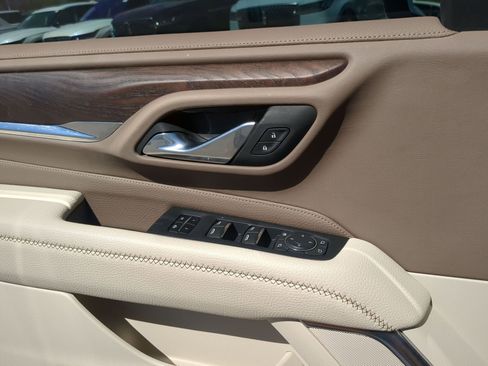 Used 2023 GMC Yukon XL Denali w/ Denali Reserve Package image 12