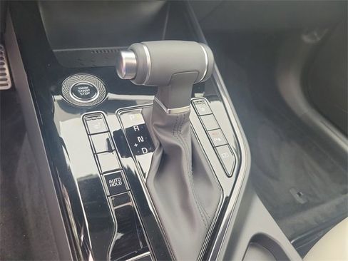 New 2025 Kia Niro EX Touring image 30