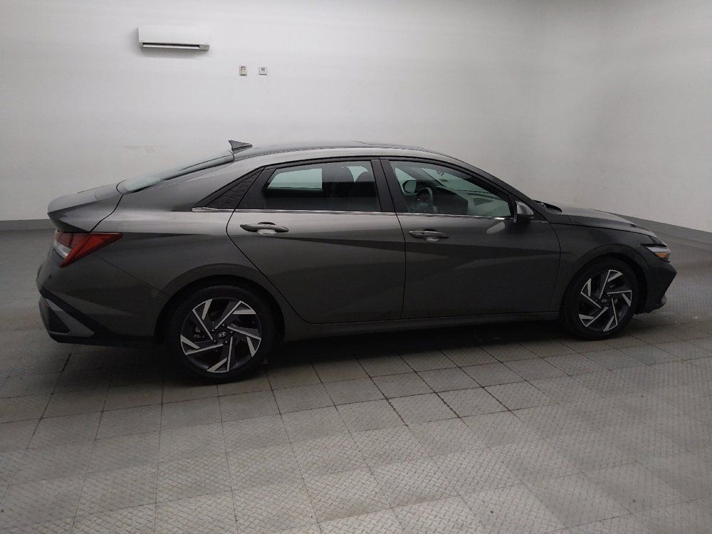 Used 2024 Hyundai Elantra SEL w/ Convenience Package FWD image 11