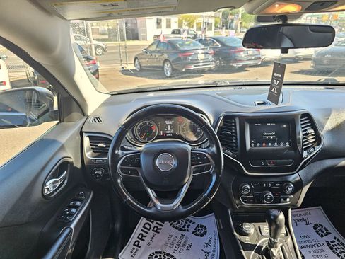 Used 2020 Jeep Cherokee Latitude Plus w/ Cold Weather Group image 17