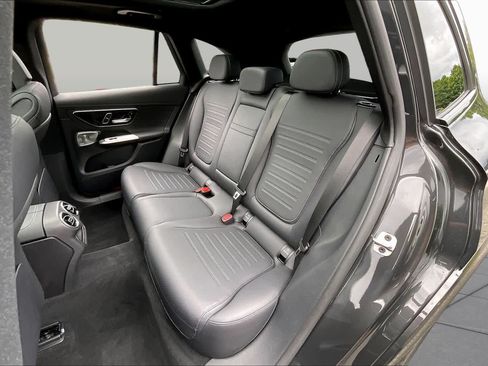 Used 2024 Mercedes-Benz GLC 300 4MATIC image 20