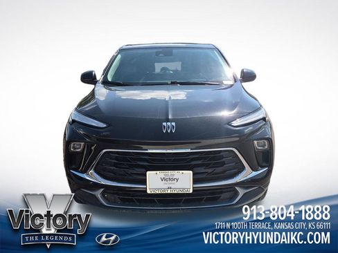 Used 2024 Buick Encore GX Preferred w/ Comfort Package AWD/4WD image 8