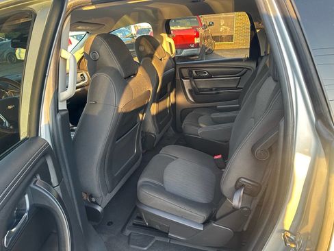 Used 2017 Chevrolet Traverse LT image 13