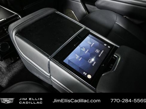 Used 2023 Land Rover Range Rover SV image 20