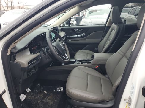 New 2026 Lincoln Corsair Premiere image 12