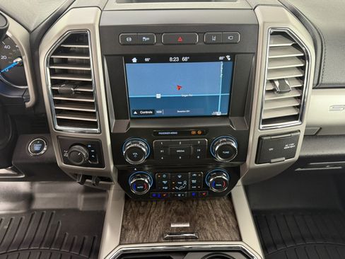 Used 2017 Ford F250 Lariat w/ Lariat Ultimate Package AWD/4WD image 20