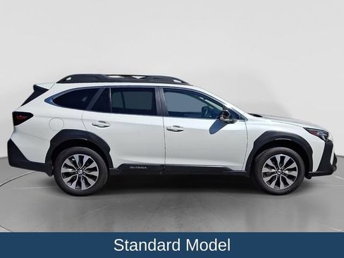 Used 2025 Subaru Outback Limited AWD/4WD image 9