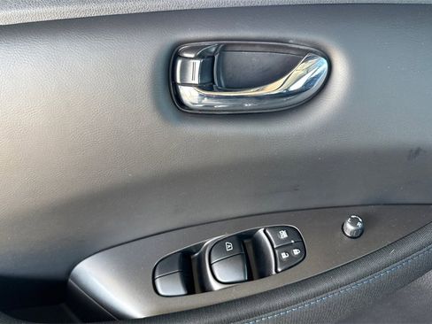 Used 2023 Nissan Leaf S image 11
