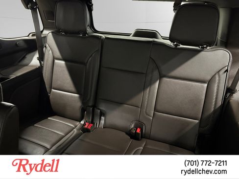 Used 2024 GMC Yukon Denali w/ Denali Reserve Package image 16