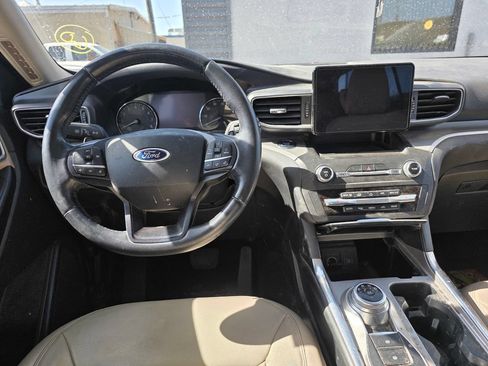 Used 2020 Ford Explorer XLT w/ Equipment Group 202A AWD/4WD image 8