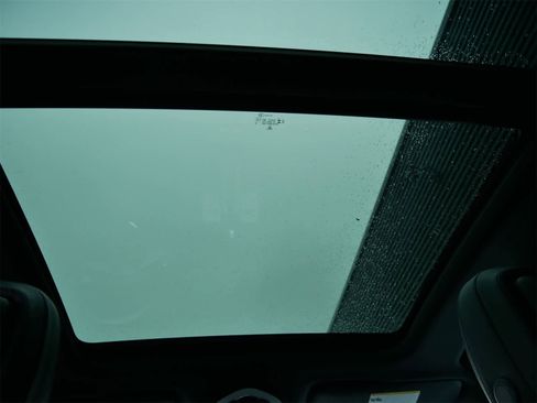 New 2025 Porsche Macan S image 13