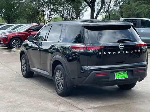 Used 2024 Nissan Pathfinder S w/ Cargo Package FWD image 4