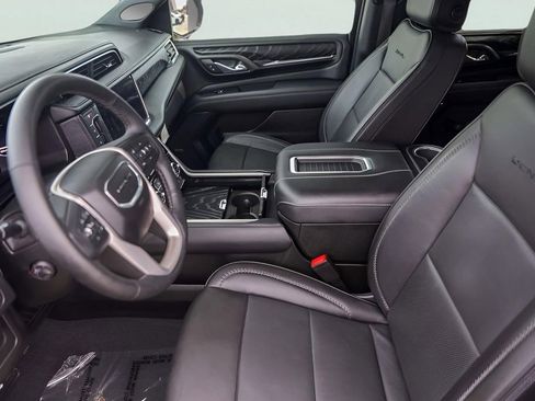 Used 2023 GMC Yukon Denali image 12