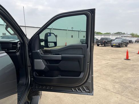 Used 2023 Ford F250 Lariat w/ Lariat Ultimate Package AWD/4WD image 10