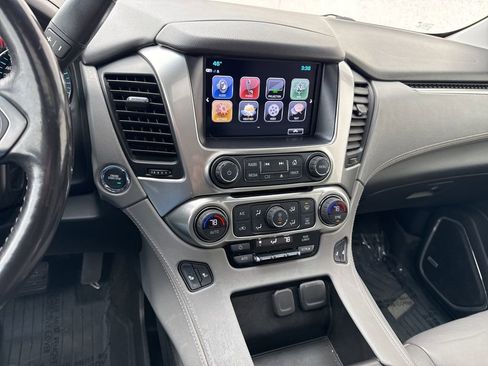 Used 2018 Chevrolet Suburban LT image 23