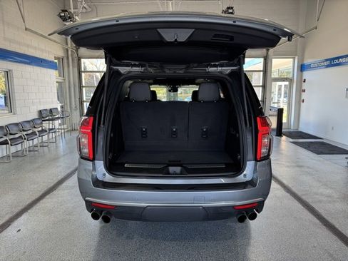 Used 2024 Chevrolet Tahoe High Country image 12