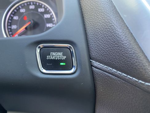 Used 2021 GMC Acadia SLT image 25