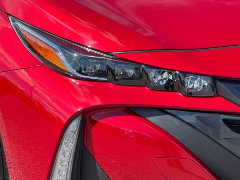Used 2020 Toyota Prius Prime XLE w/ Protection Package FWD image 10