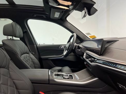 Certified 2025 BMW X5 sDrive40i w/ Climate Comfort Package RWD image 6