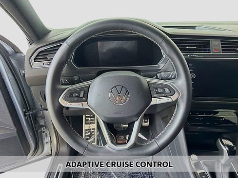 Used 2023 Volkswagen Tiguan SE R-Line FWD image 4