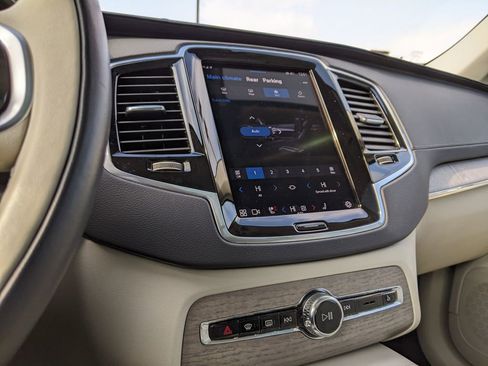 Certified 2023 Volvo XC90 T8 Ultimate image 17