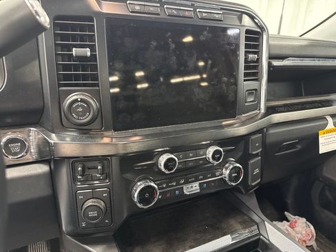 Used 2024 Ford F250 Lariat w/ Lariat Ultimate Package AWD/4WD image 27