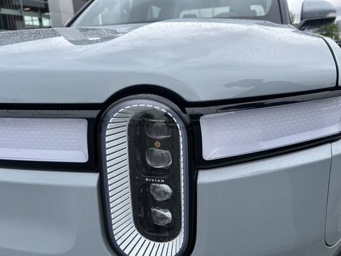 Used 2023 Rivian R1T Adventure AWD/4WD image 11