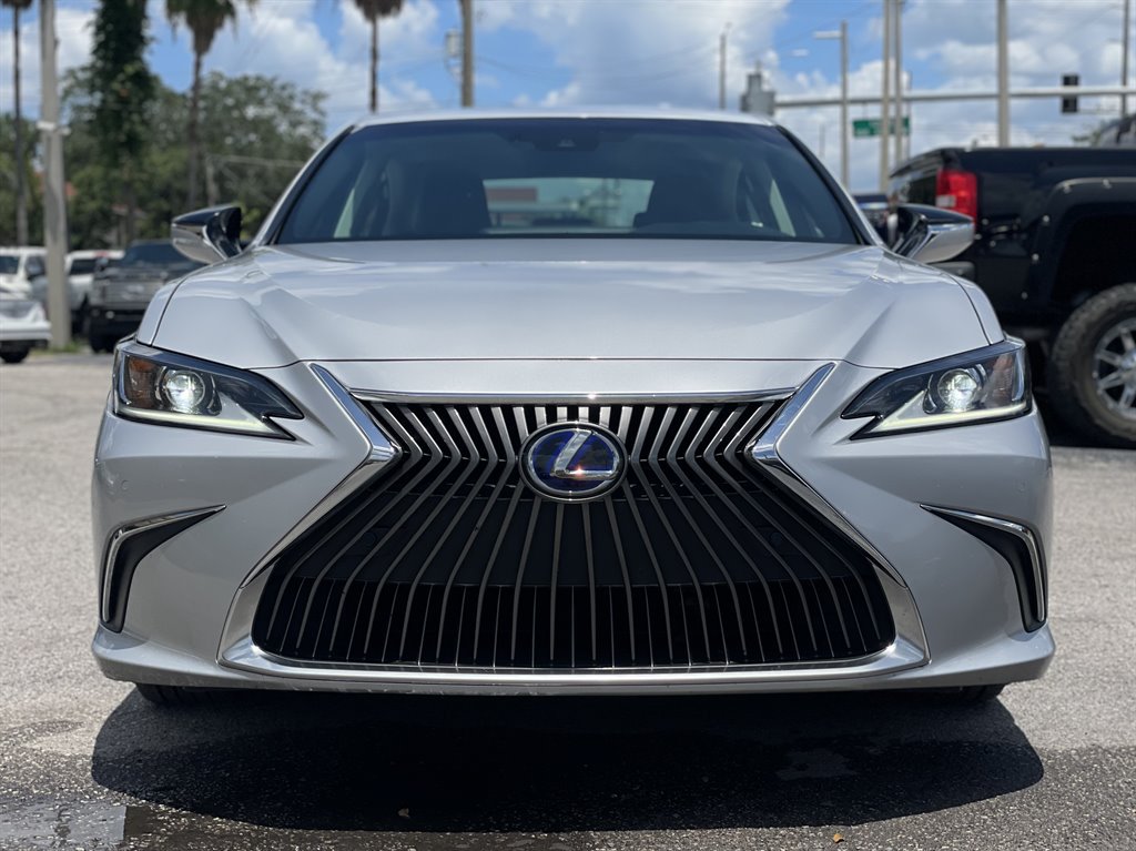 Used 2020 Lexus ES 300h w/ Premium Package FWD image 8