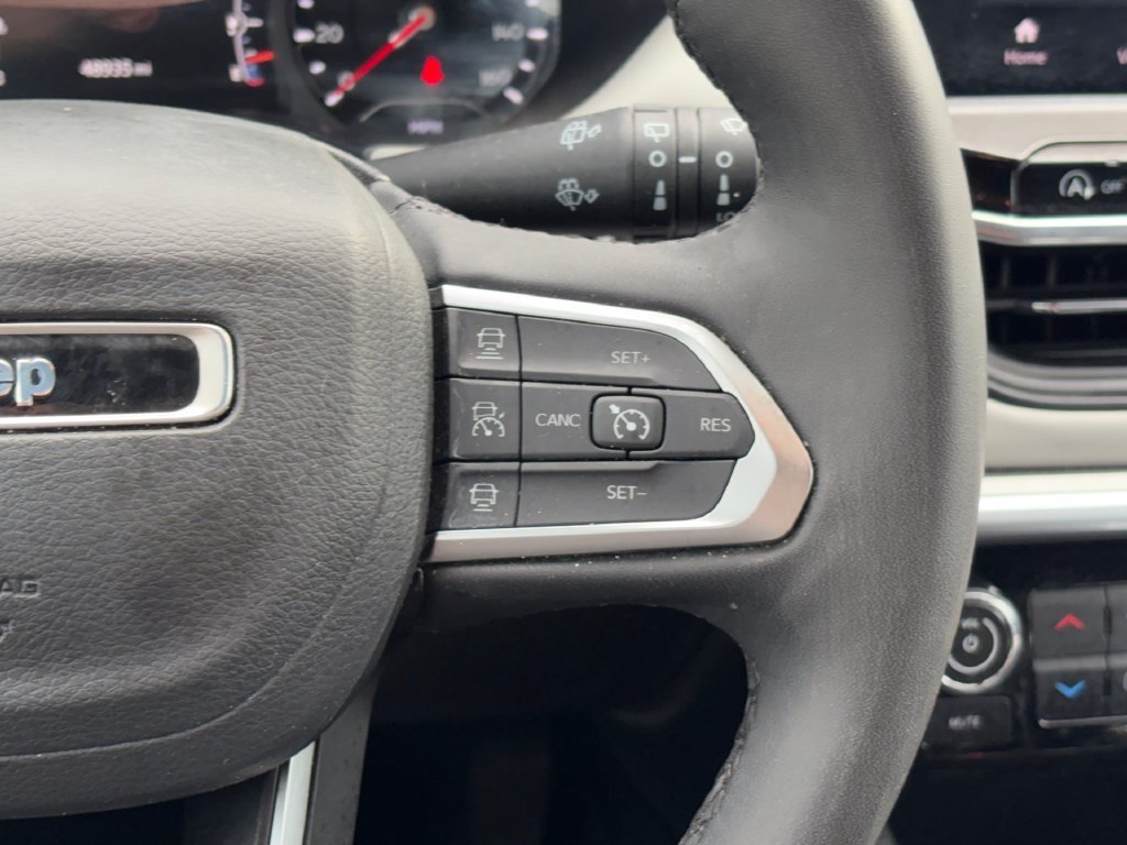 Used 2025 Jeep Compass Limited AWD/4WD image 13
