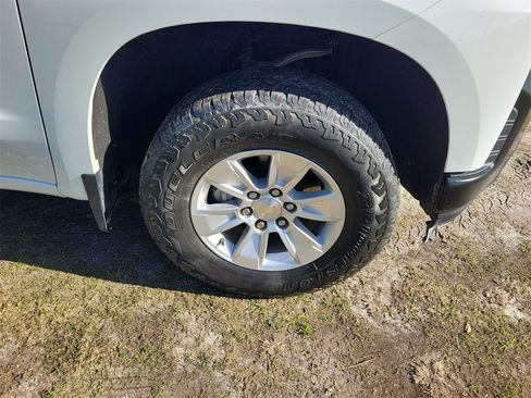 Used 2022 Chevrolet Silverado 1500 W/T w/ WT Value Package image 6