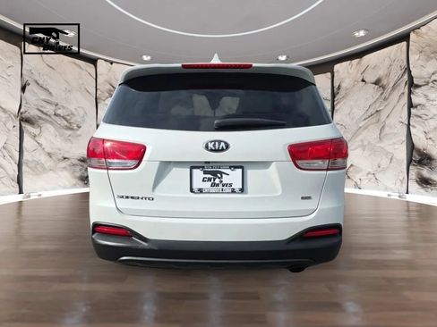 Used 2018 Kia Sorento AWD image 6