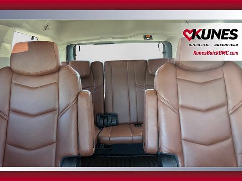 Used 2016 Cadillac Escalade Luxury AWD/4WD image 18