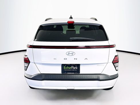 Used 2024 Hyundai Kona SEL FWD image 7