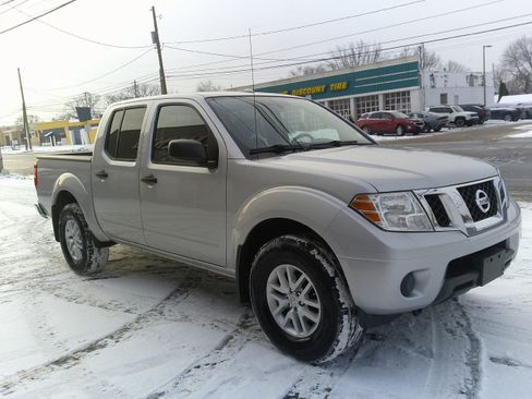 Used 2018 Nissan Frontier SV image 26