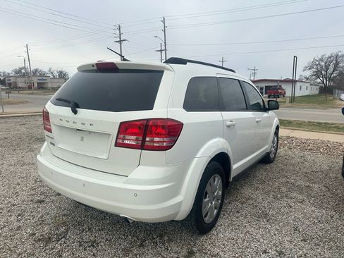 Used 2020 Dodge Journey SE w/ SE Popular Equipment Group image 3