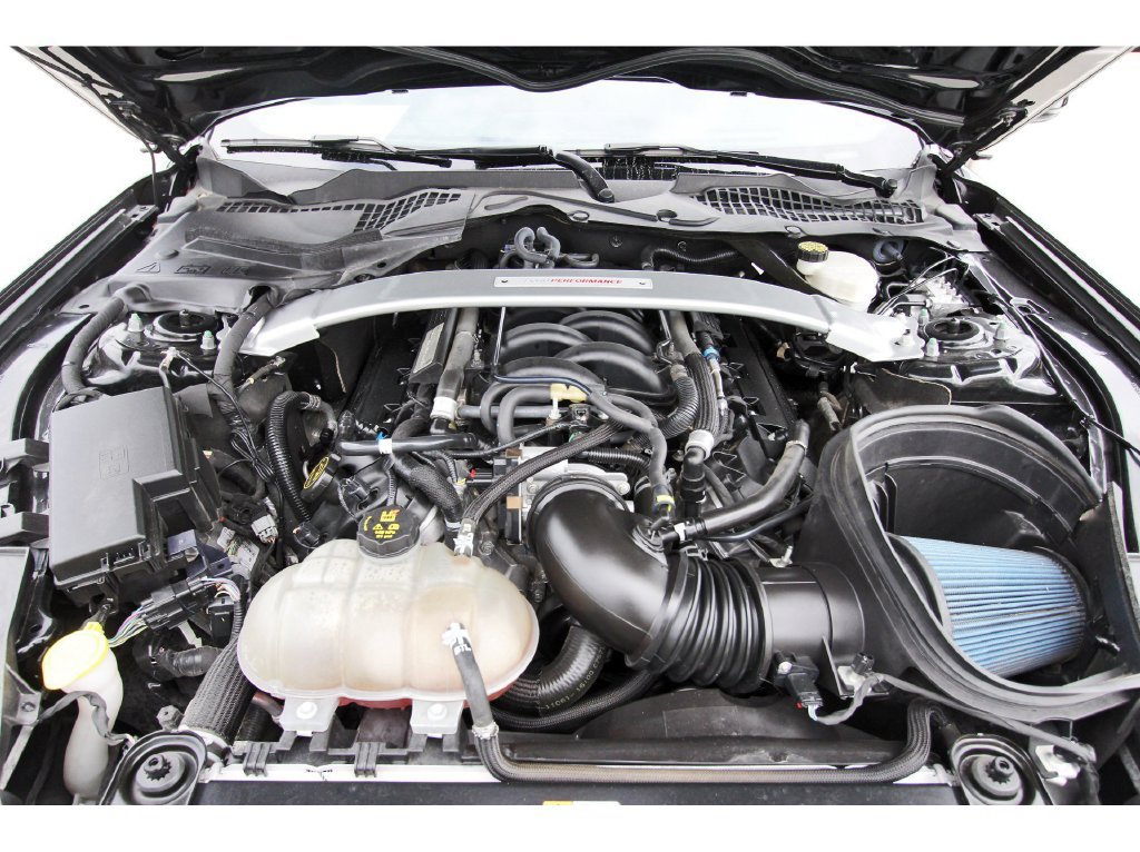Used 2017 Ford Mustang Shelby GT350 w/ Electronics Package RWD image 28