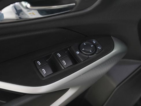 Used 2024 Chevrolet Trax RS w/ Driver Confidence Package FWD image 19