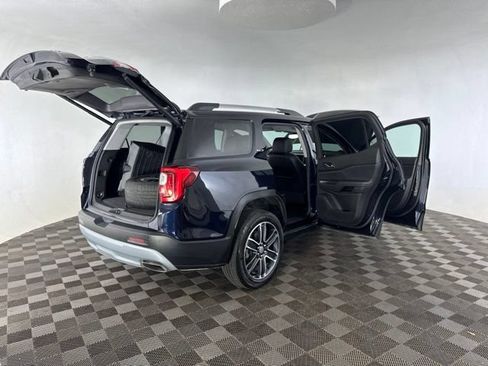 Used 2021 GMC Acadia SLT AWD/4WD image 16