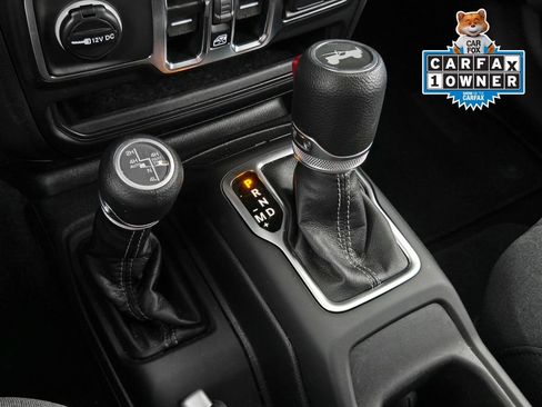 Used 2025 Jeep Wrangler Unlimited Sahara AWD/4WD image 18