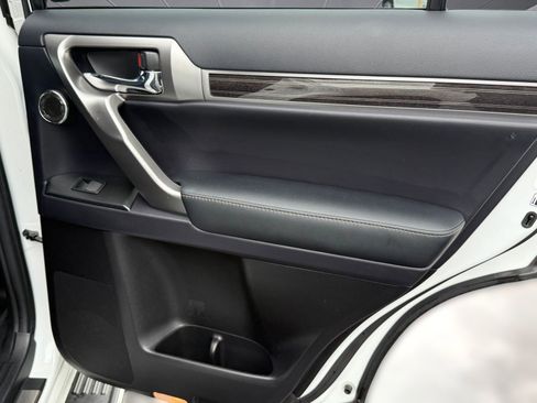 Used 2023 Lexus GX 460 Luxury image 21