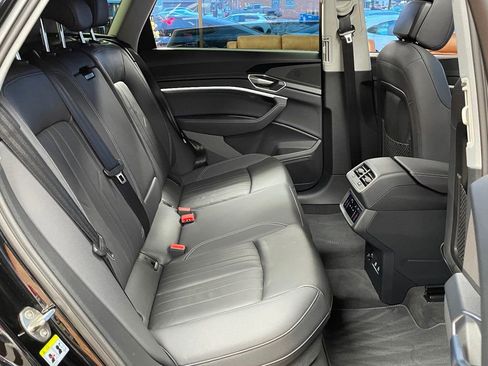 Used 2021 Audi e-tron Premium w/ Convenience Plus Package image 25