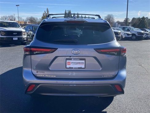 Used 2024 Toyota Highlander Limited image 5
