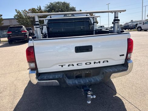 Used 2019 Toyota Tacoma TRD Off-Road AWD/4WD image 6